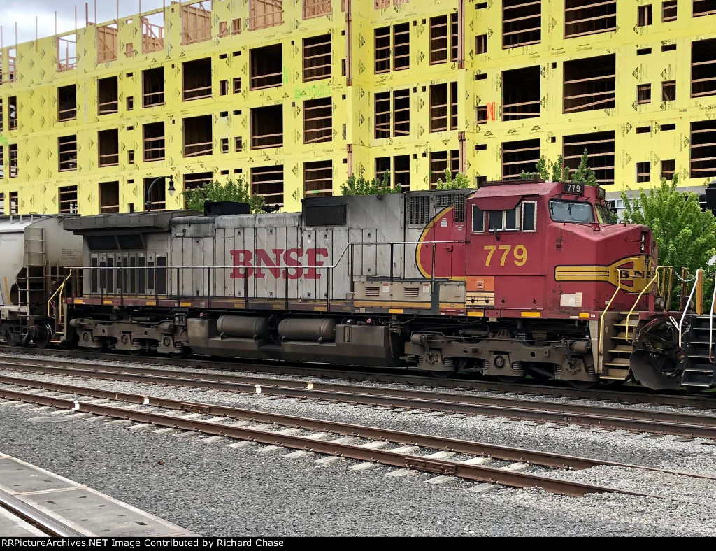 BNSF 779